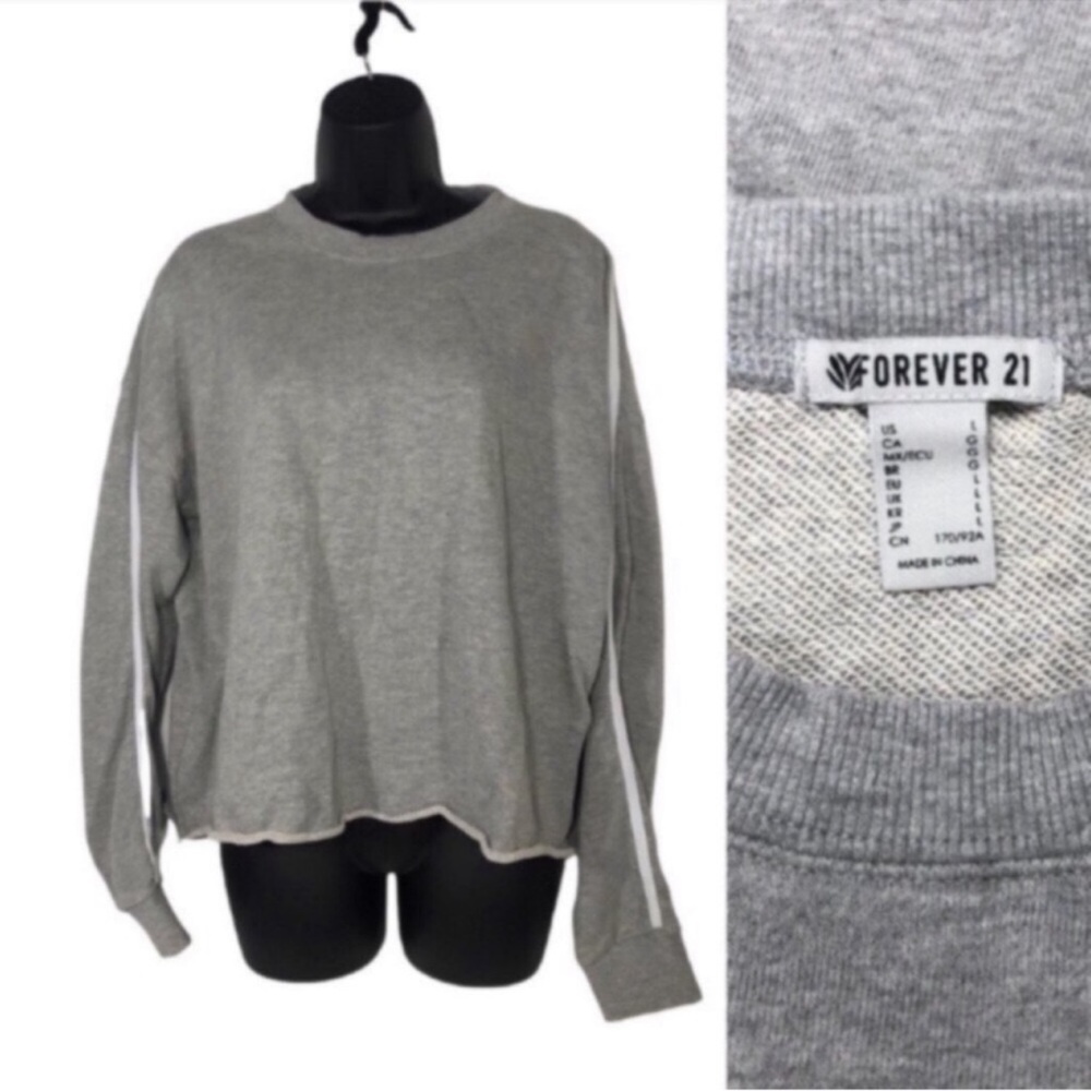 Forever 21 Women’s Size Large Grey Crewneck Cropped Sweatshirt Dropped Shoulders